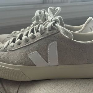 Veja Campo sneakers. A classic of the Veja brand. Great neutral color!